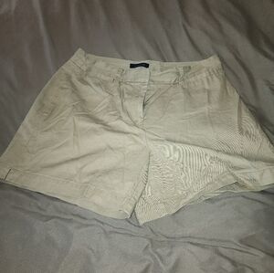 Lands End Size 6 Beige Shorts